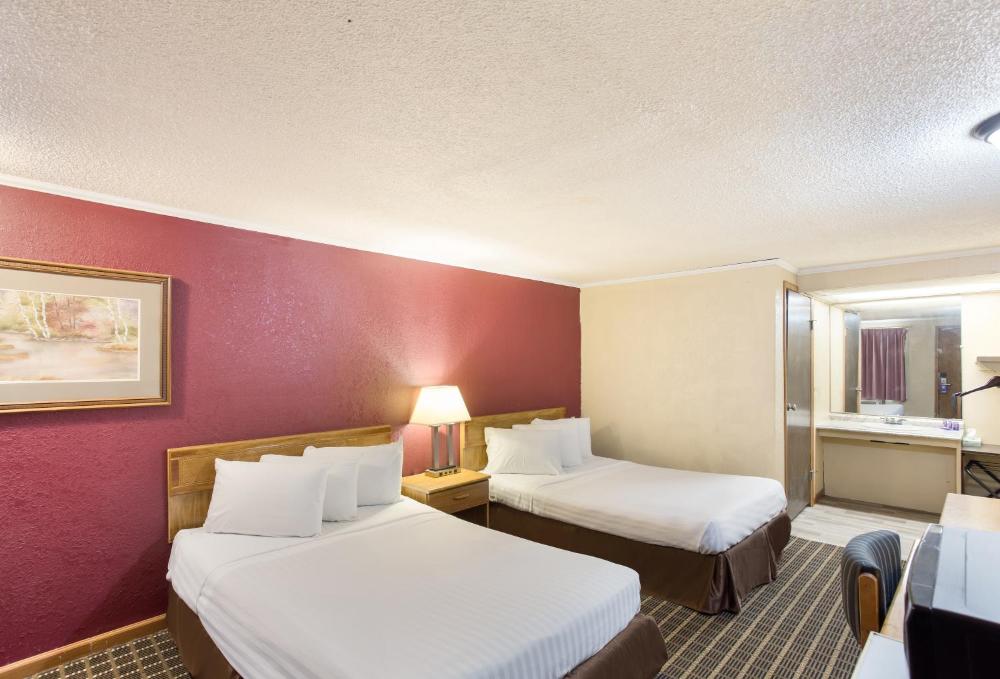 Double Room - Disability Access - Smoking interior